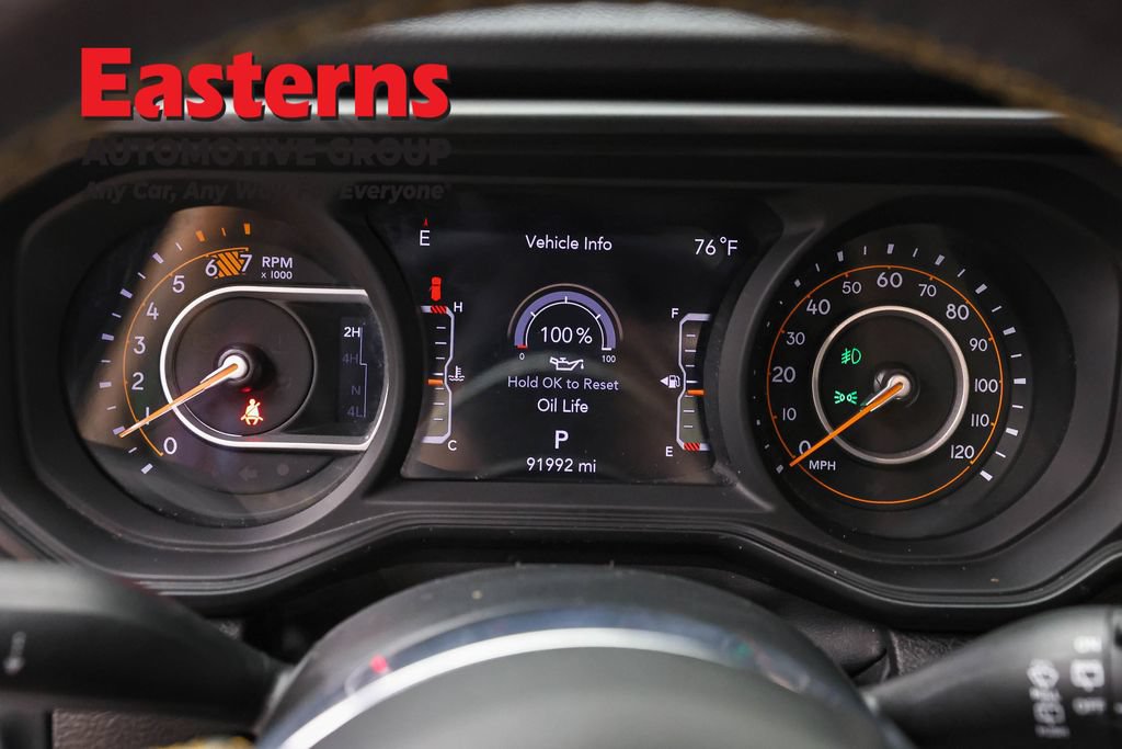 Used 2024 Jeep Wrangler Unlimited Sahara w/ Dual Top Group AWD/4WD image 18