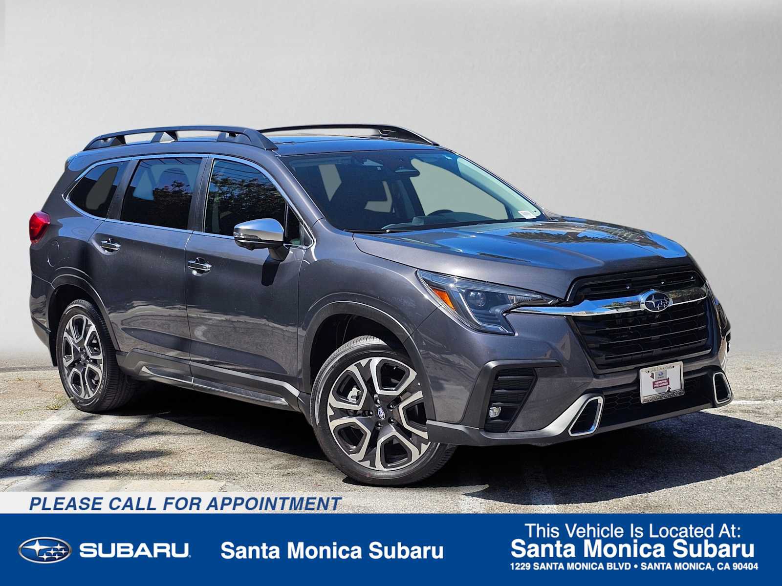 Used 2023 Subaru Ascent Touring AWD/4WD image 1