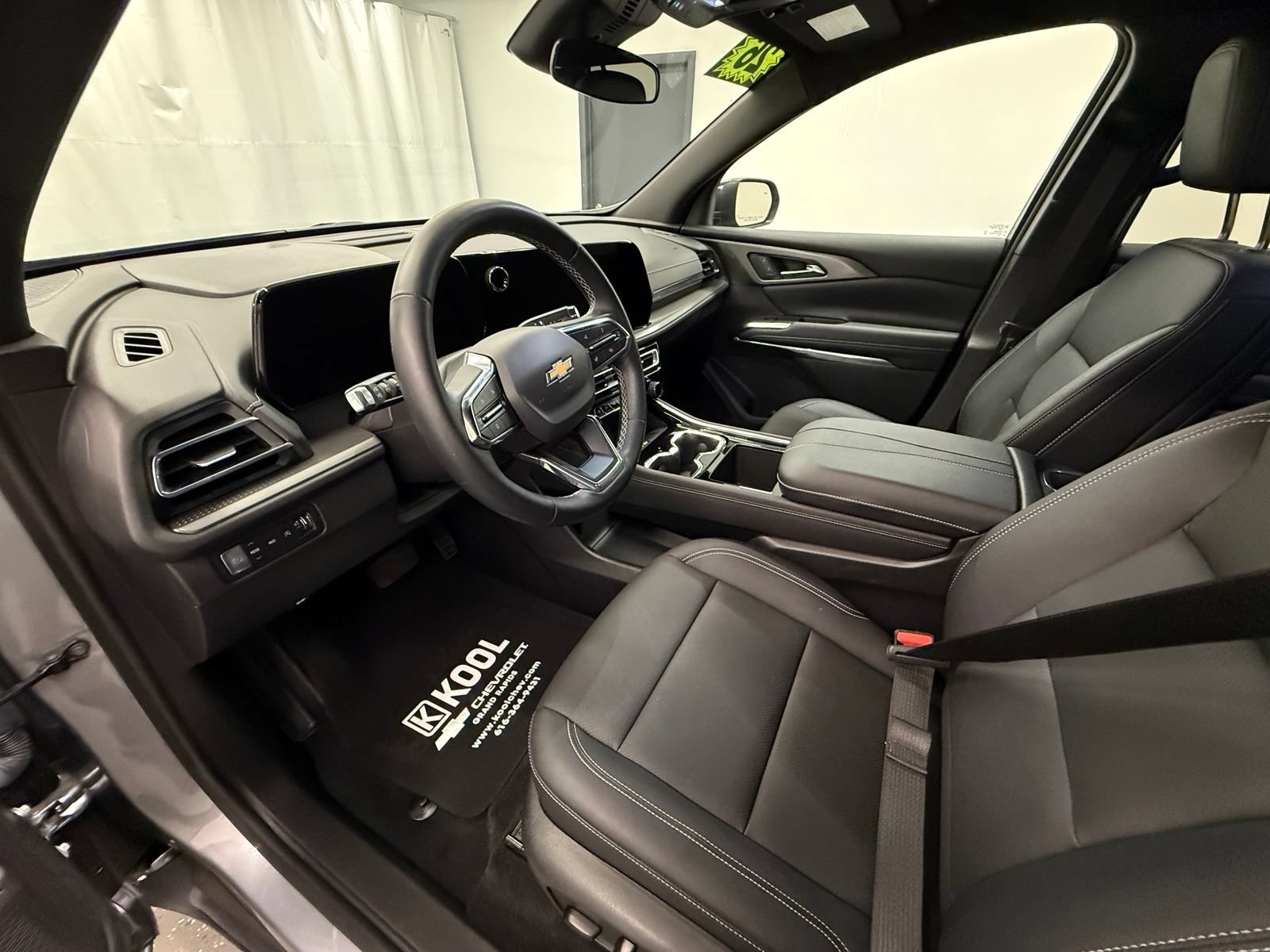 Used 2026 Chevrolet Traverse LT AWD/4WD image 11