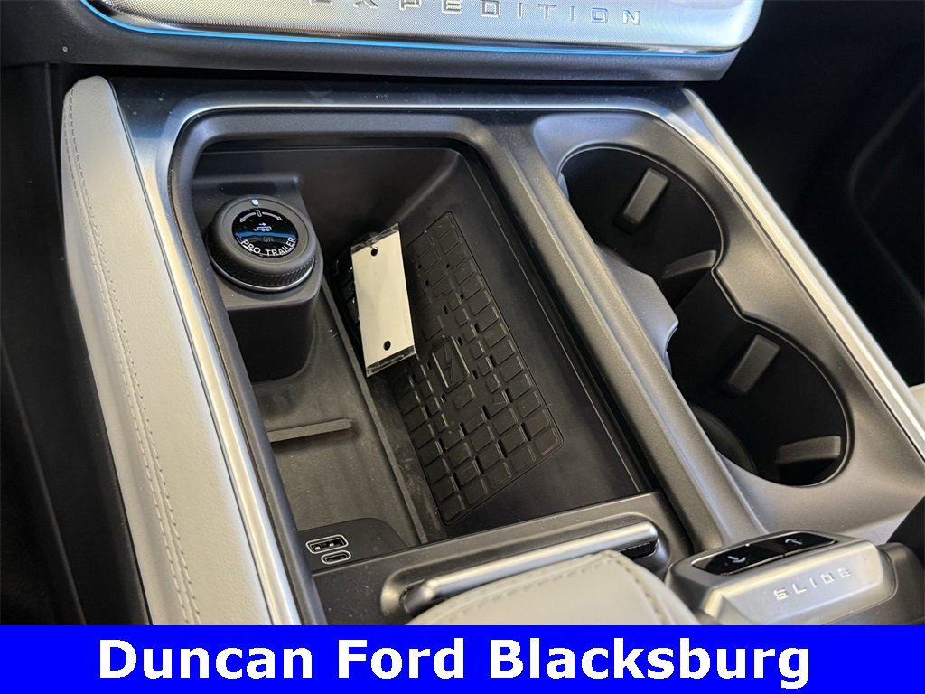 New 2025 Ford Expedition Platinum w/ Driver's Package image 27