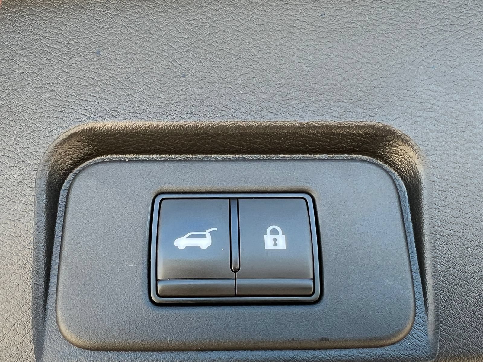 Used 2024 Nissan Rogue SV FWD image 35