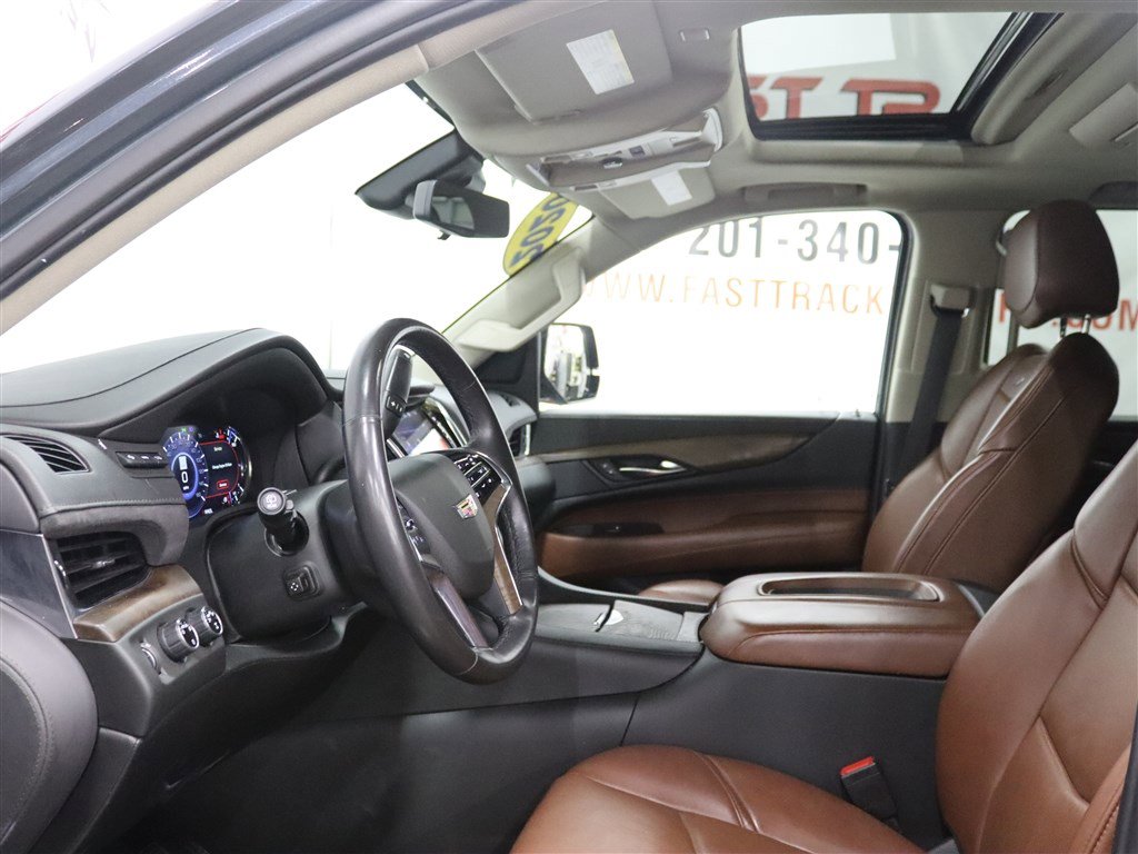 Used 2020 Cadillac Escalade ESV Luxury w/ LPO, Radiant Package AWD/4WD image 12