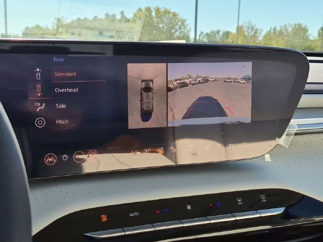 New 2027 Buick Enclave Avenir w/ LPO, Floor Liner Package FWD image 24