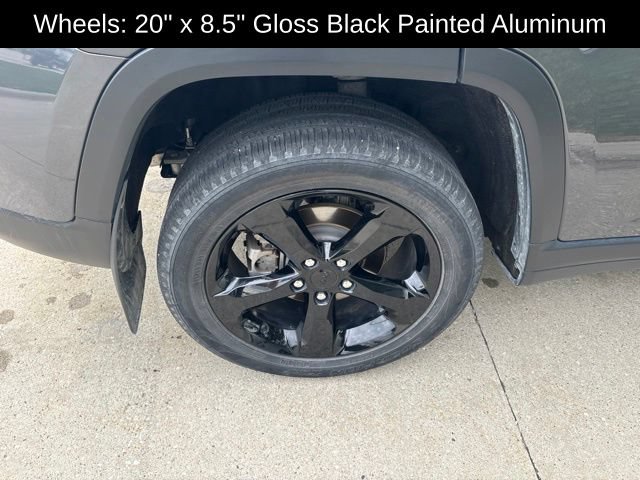 Used 2024 Jeep Grand Cherokee Limited w/ Black Appearance Package AWD/4WD image 7