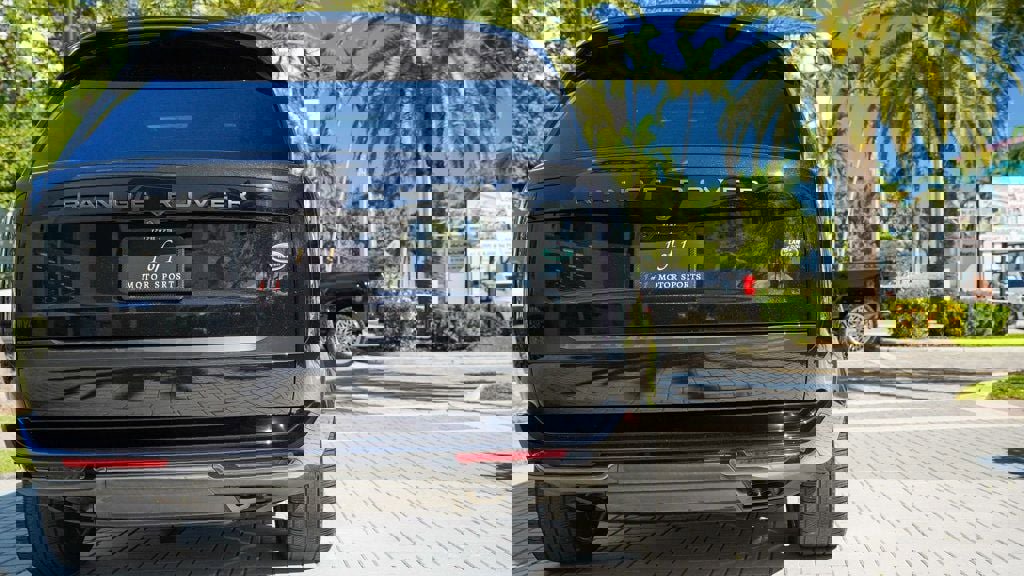 Used 2023 Land Rover Range Rover Long Wheelbase Autobiography image 21