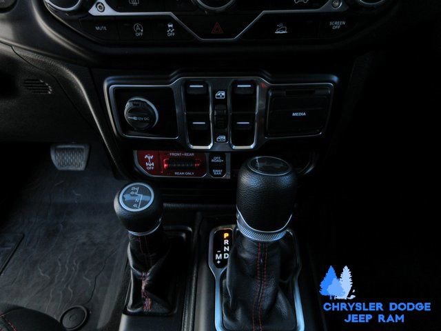 Used 2022 Jeep Wrangler Unlimited Rubicon AWD/4WD image 16