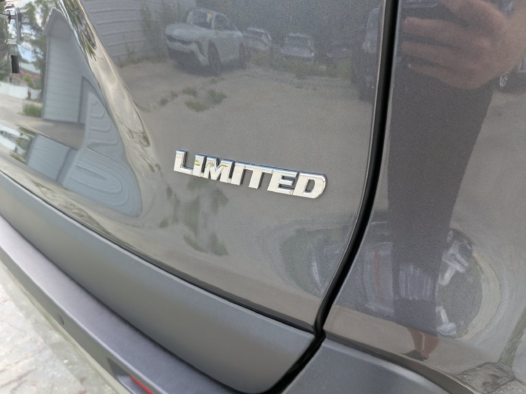 Used 2025 Toyota RAV4 Limited FWD image 12