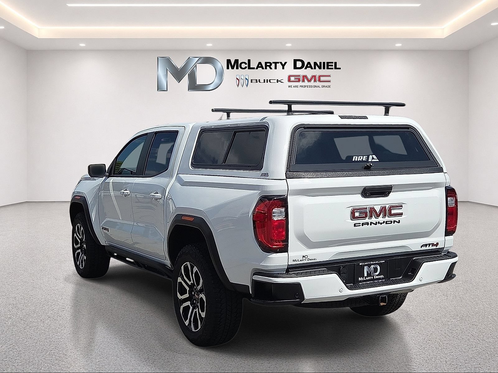 Used 2025 GMC Canyon AT4 w/ Nightfall Edition AWD/4WD image 13