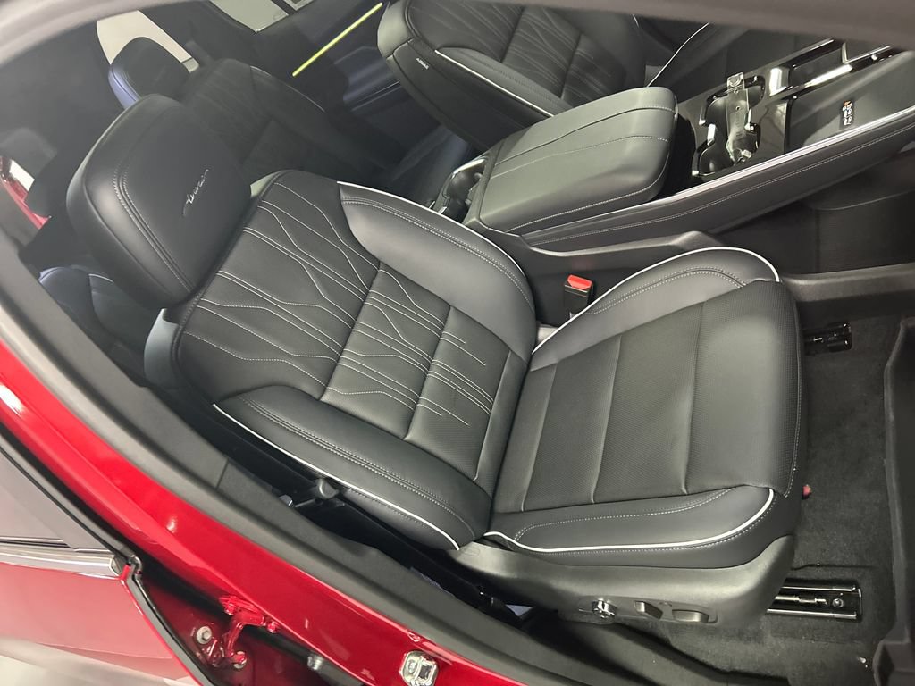New 2027 Buick Enclave Avenir w/ LPO, Floor Liner Package AWD/4WD image 25
