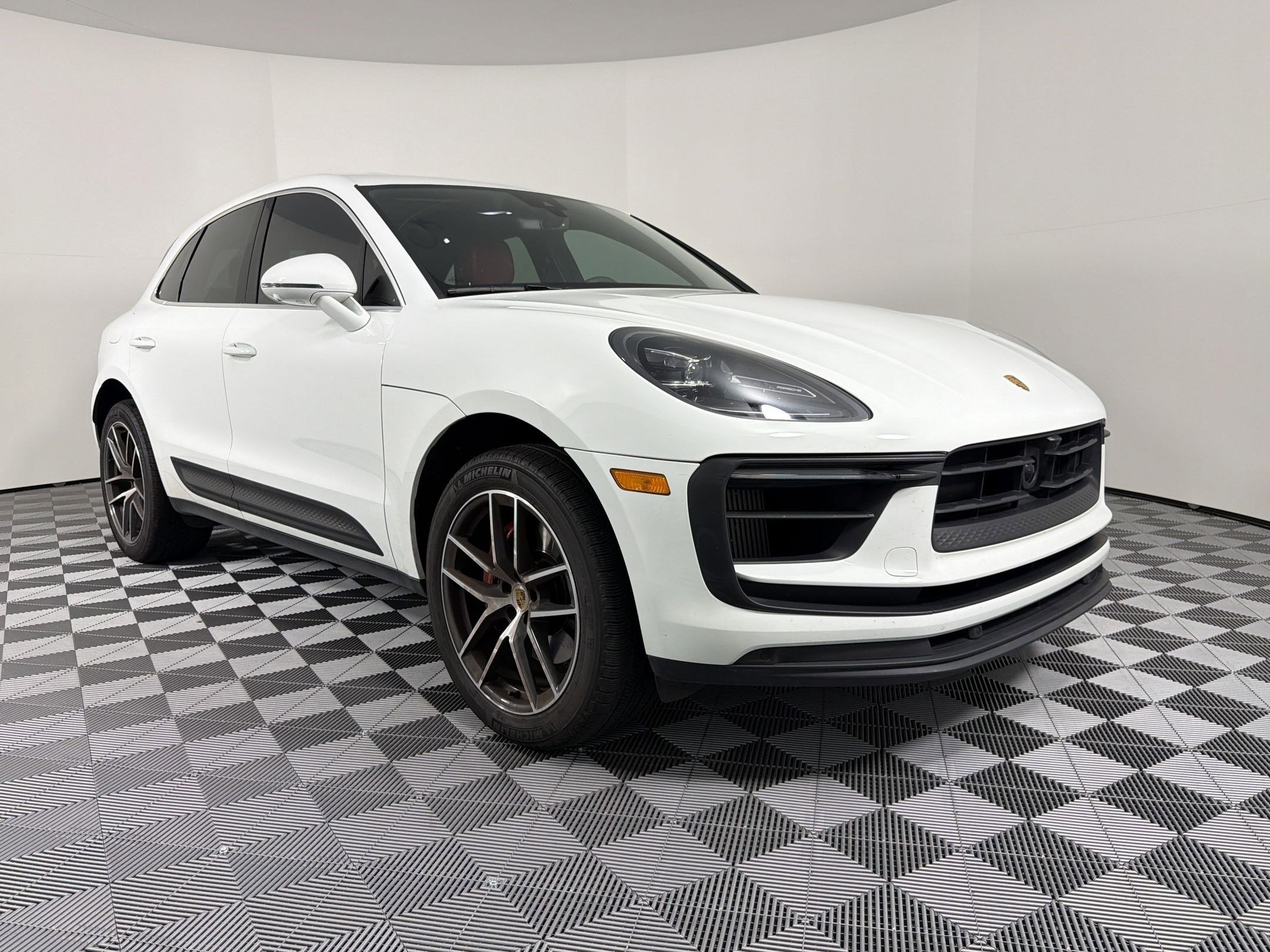Certified 2022 Porsche Macan S image 12