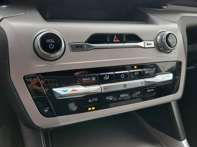 Used 2023 Ford Explorer XLT w/ Equipment Group 202A AWD/4WD image 24