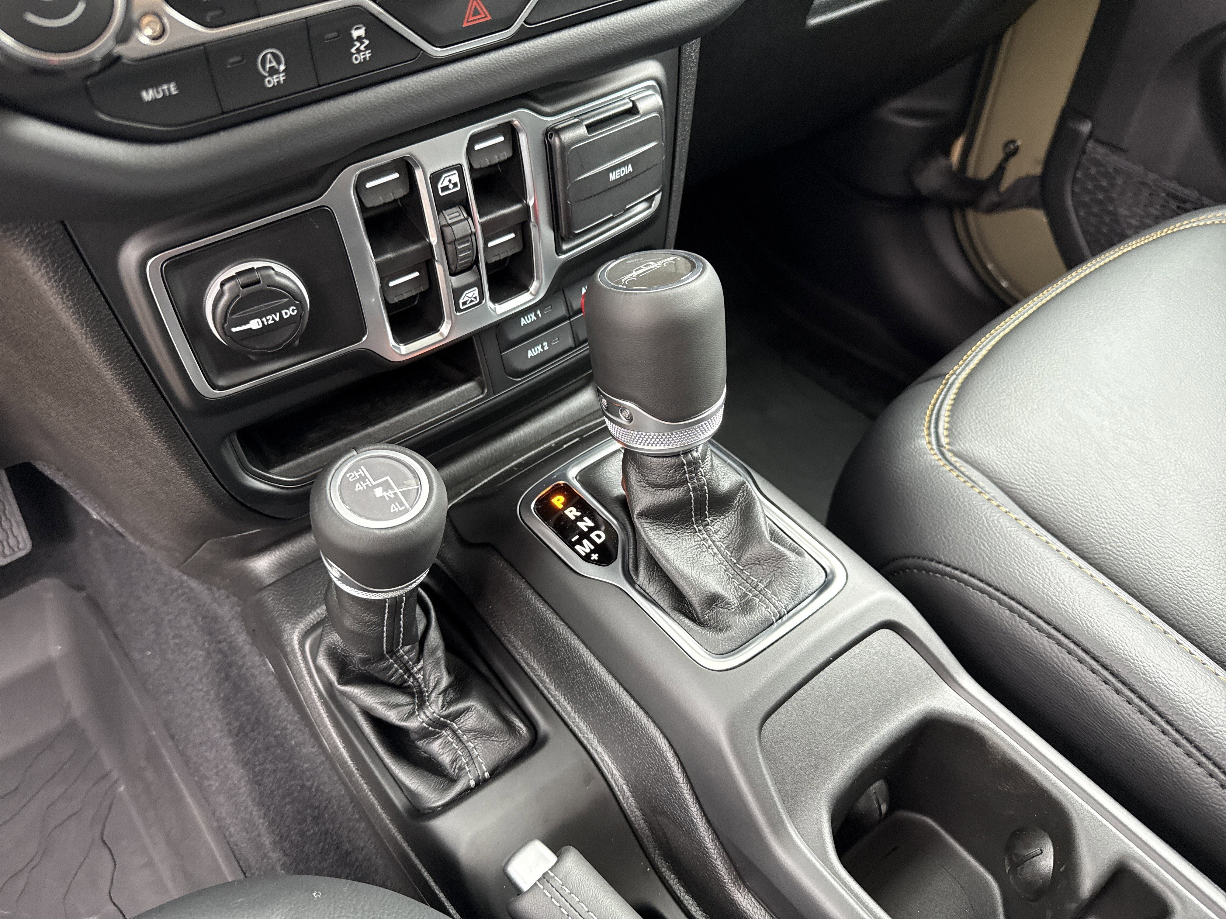 New 2025 Jeep Gladiator Sport w/ Premium Package image 30