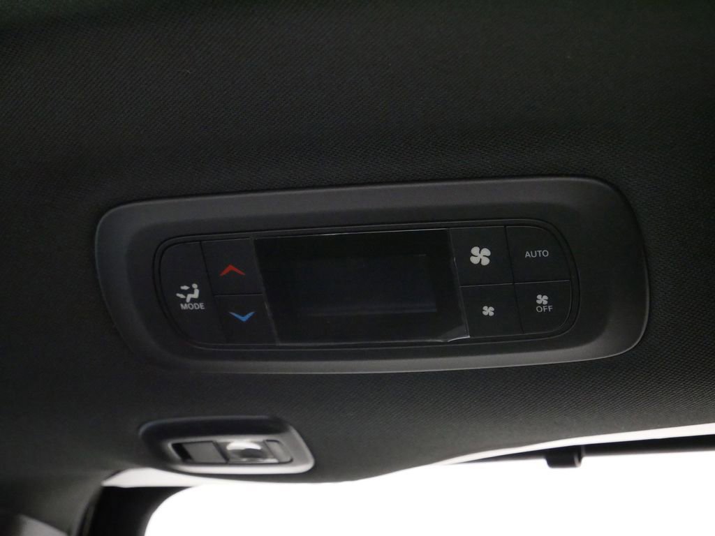 New 2026 Chrysler Pacifica Select AWD/4WD image 19
