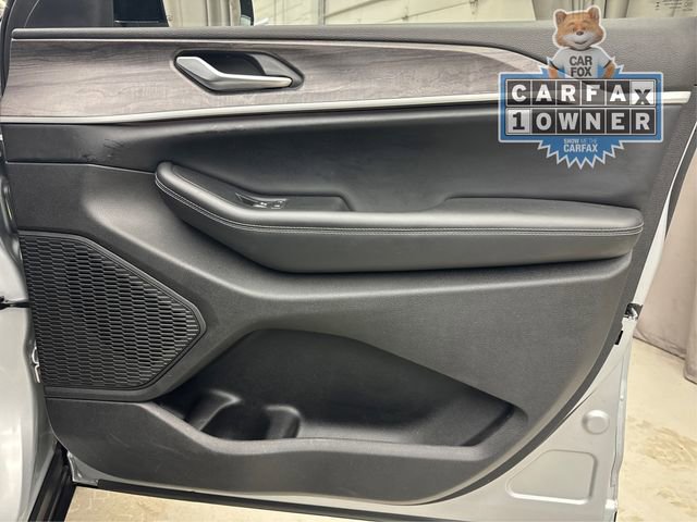 Used 2023 Jeep Grand Cherokee Limited image 21