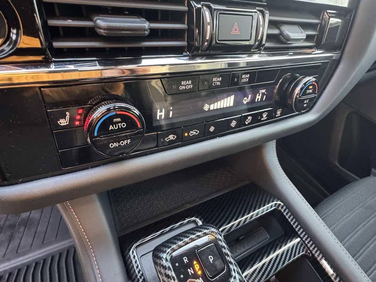 Used 2025 Nissan Pathfinder Rock Creek image 13