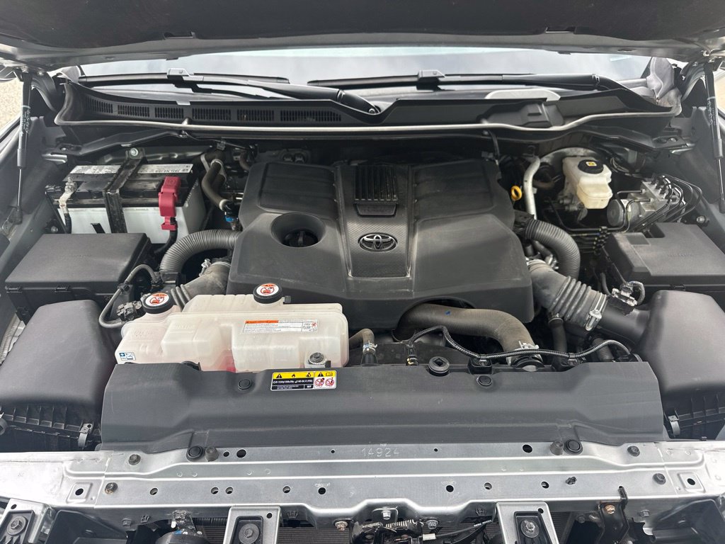 Used 2022 Toyota Tundra SR5 w/ TRD Sport Package AWD/4WD image 29
