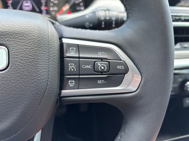 Used 2025 Jeep Compass Limited image 25