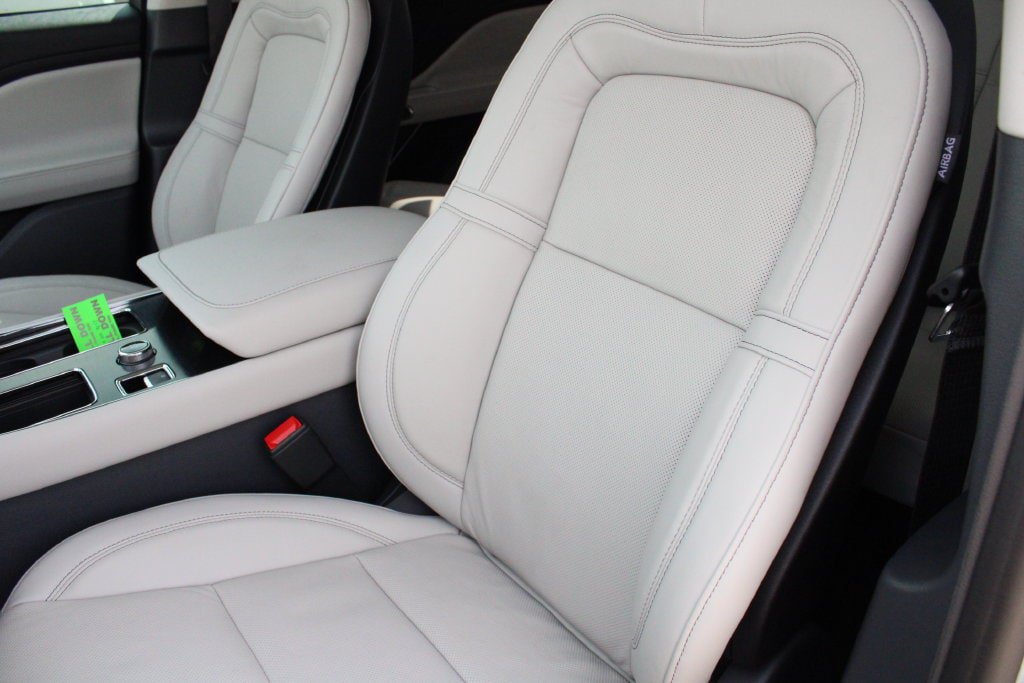 New 2026 Lincoln Aviator AWD image 5