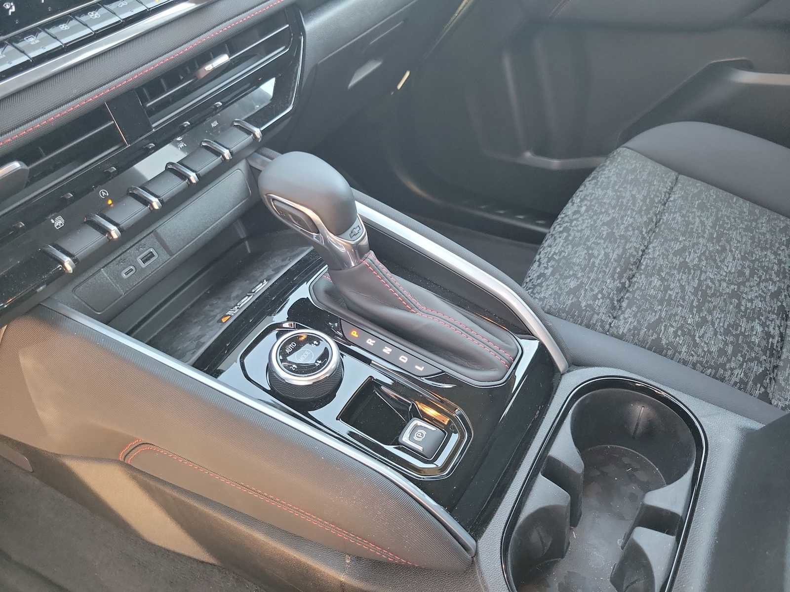 Used 2026 Chevrolet Colorado Z71 w/ Technology Package image 13