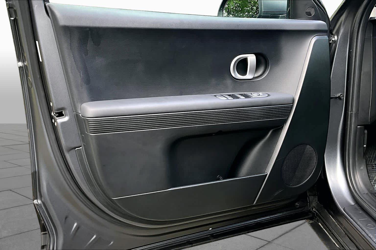 Used 2024 Hyundai Ioniq 5 SEL RWD image 21