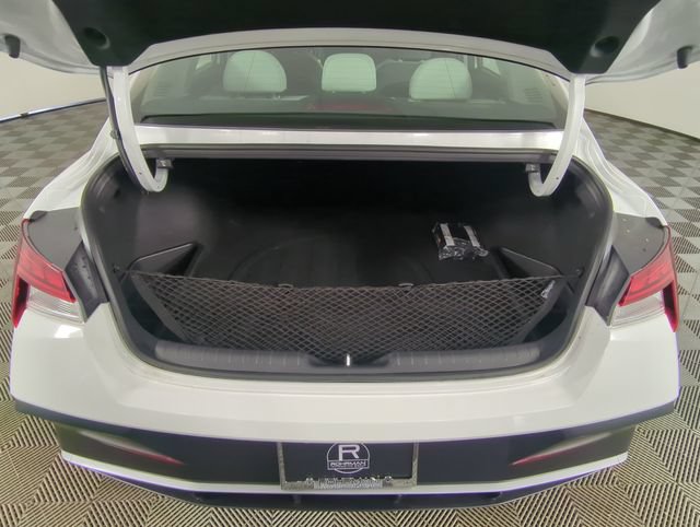 New 2026 Hyundai Elantra Limited FWD image 36