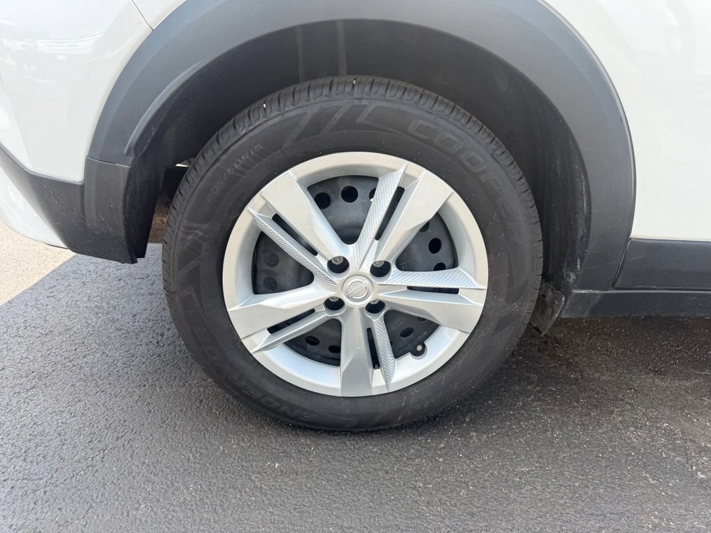 Used 2023 Nissan Kicks S FWD image 38