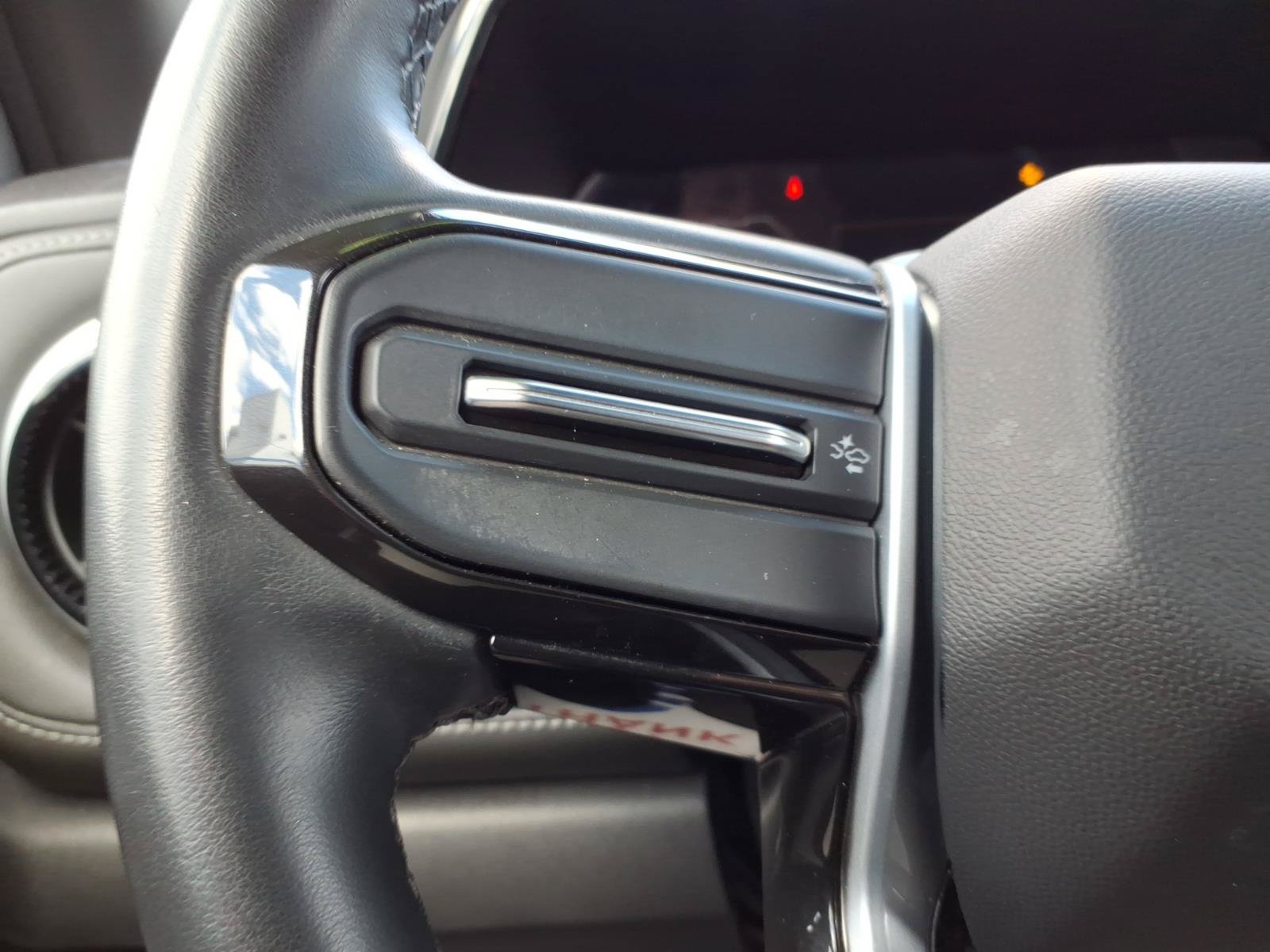 Used 2024 Chevrolet Colorado LT AWD/4WD image 17