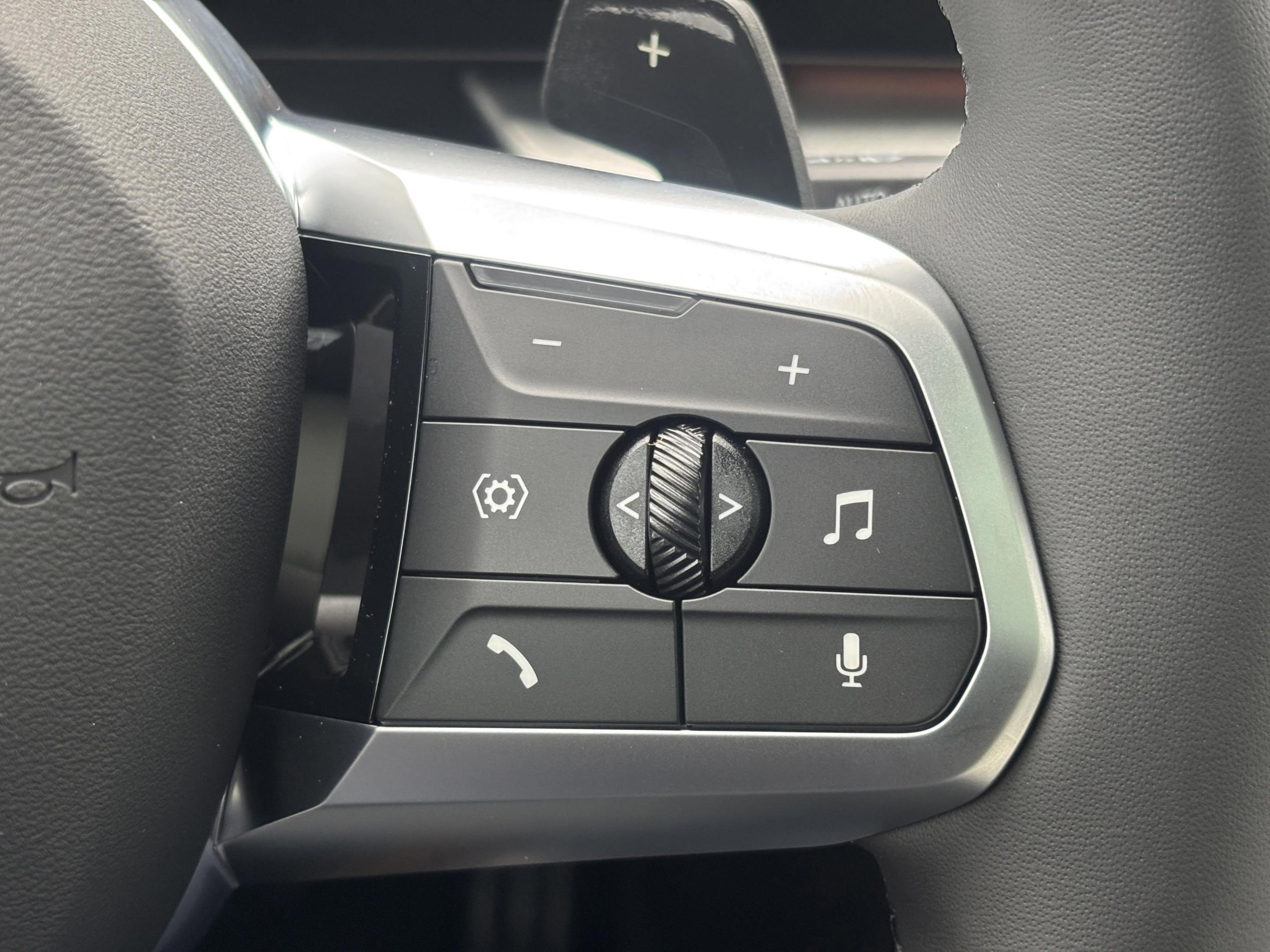 Used 2026 BMW X2 xDrive28i w/ Technology Package image 29