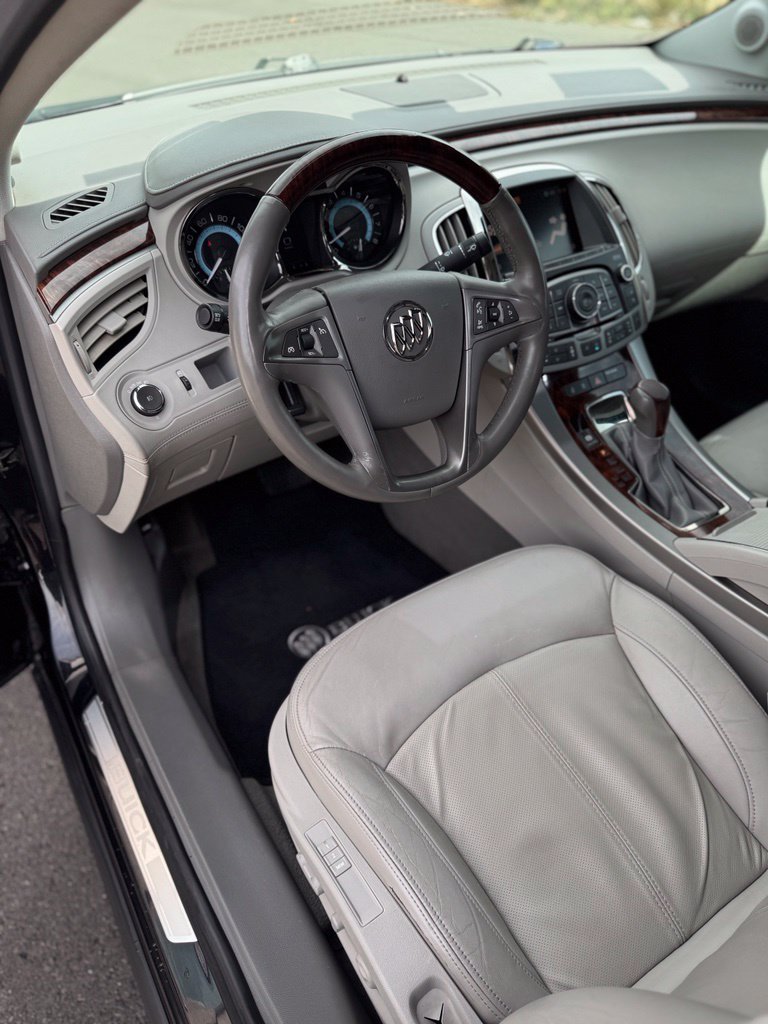 Used 2010 Buick LaCrosse CXS FWD image 26