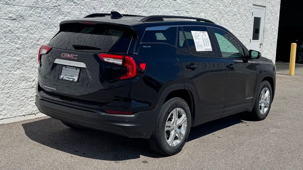 Used 2022 GMC Terrain SLE w/ Driver Convenience Package image 7