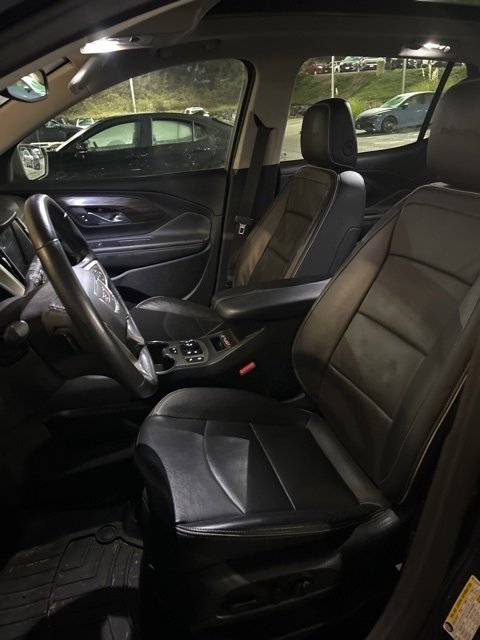 Used 2018 GMC Terrain Denali w/ Advanced Safety Package image 9
