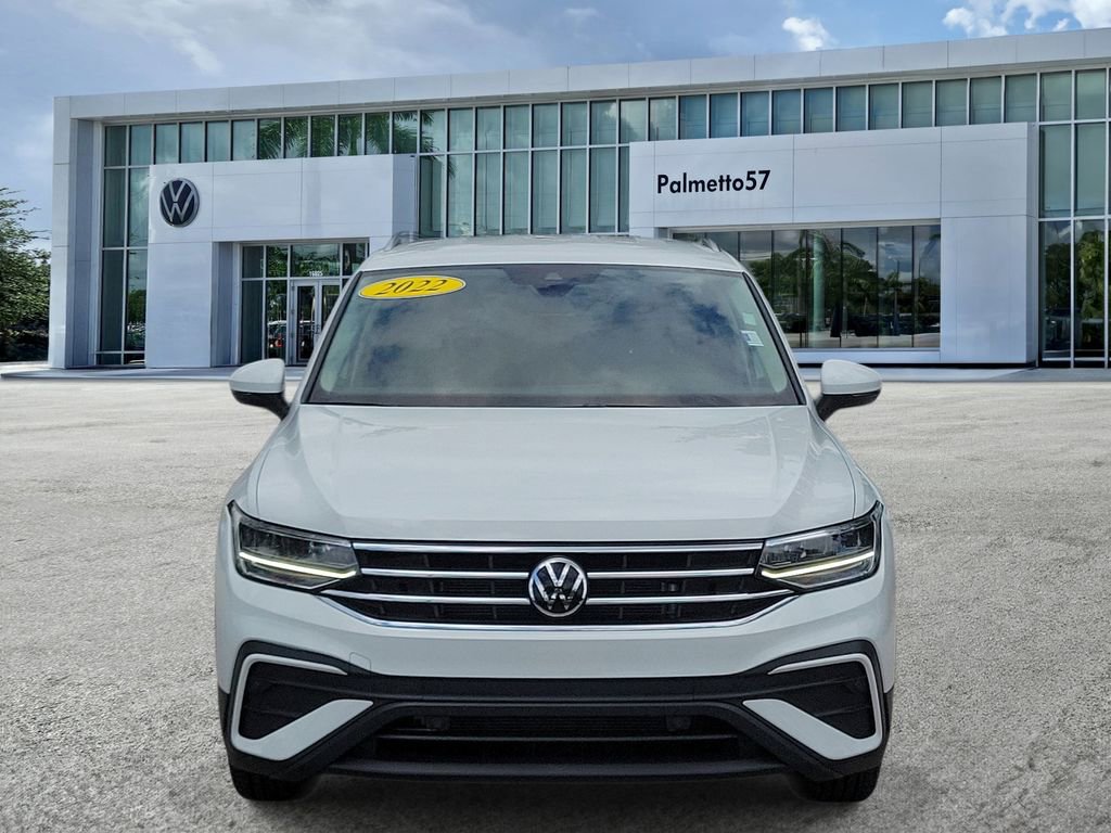 Certified 2022 Volkswagen Tiguan SE FWD image 2