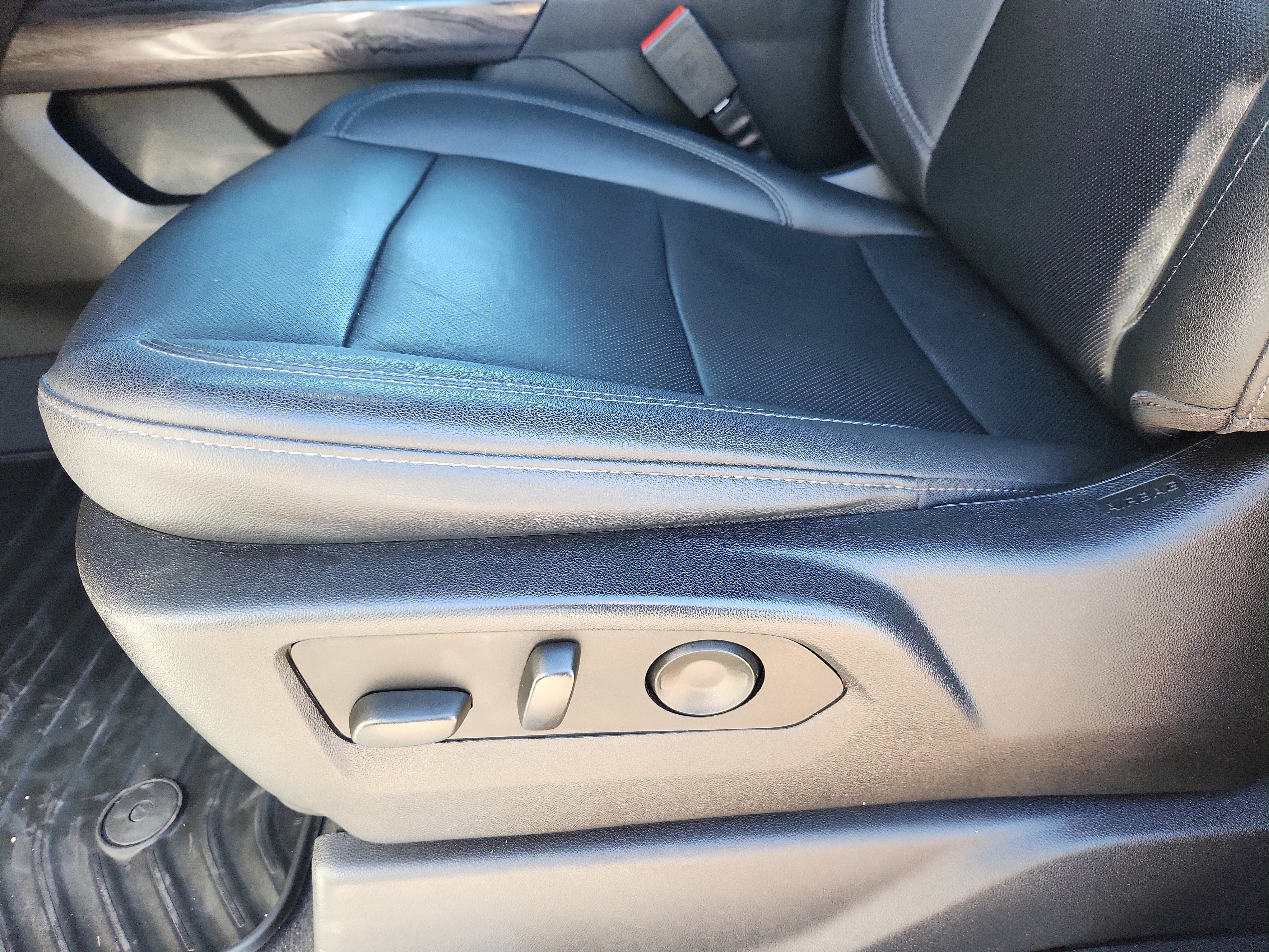 Used 2022 Chevrolet Silverado 1500 LTZ image 8