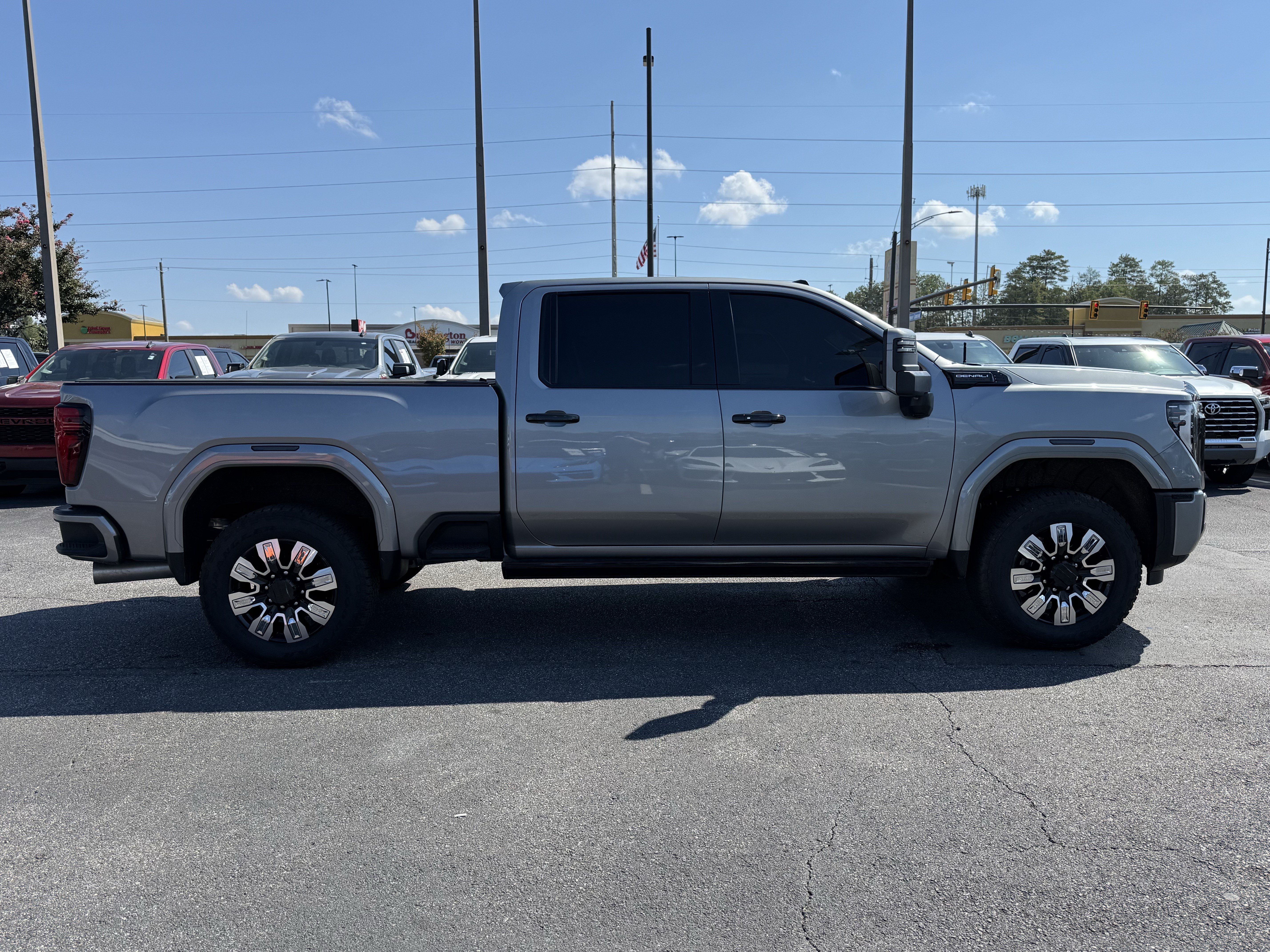 Used 2026 GMC Sierra 2500 Denali w/ Denali Reserve Package AWD/4WD image 11