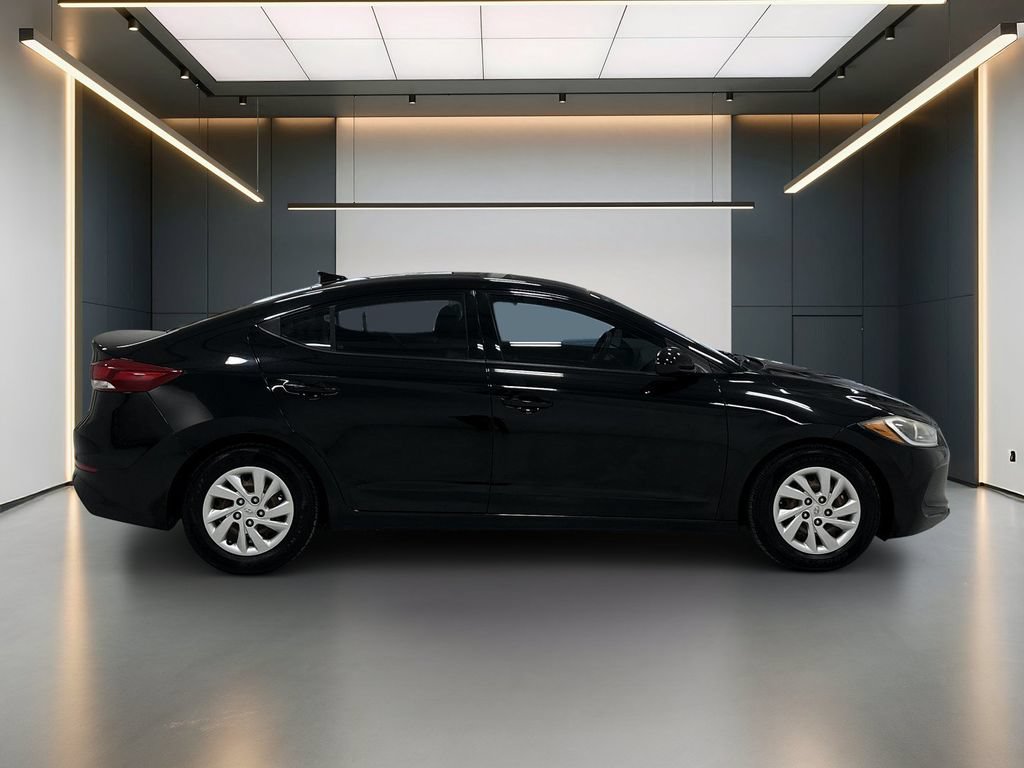 Used 2017 Hyundai Elantra SE FWD image 7