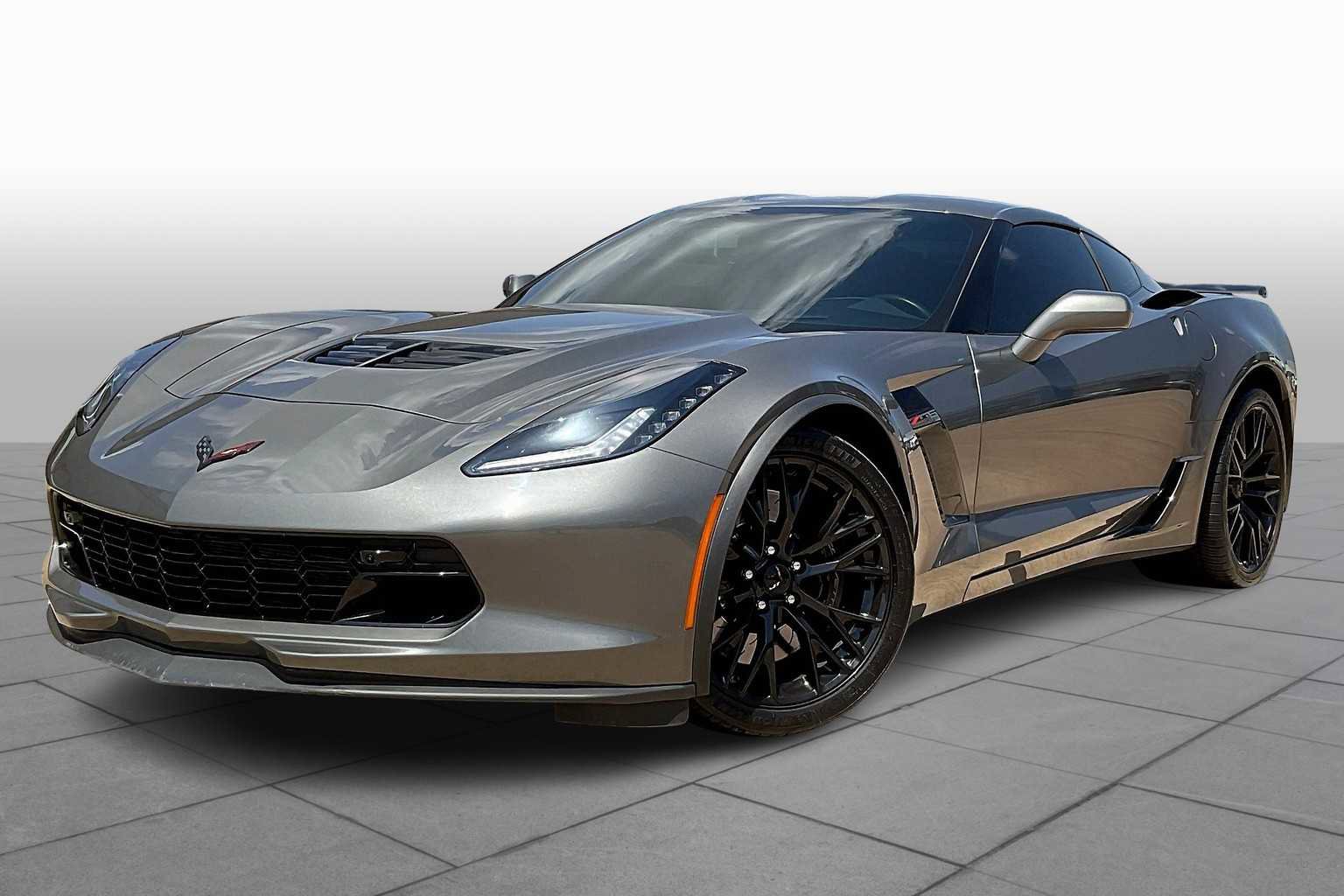 Used 2016 Chevrolet Corvette Z06 w/ 3LZ Preferred Equipment Group image 2