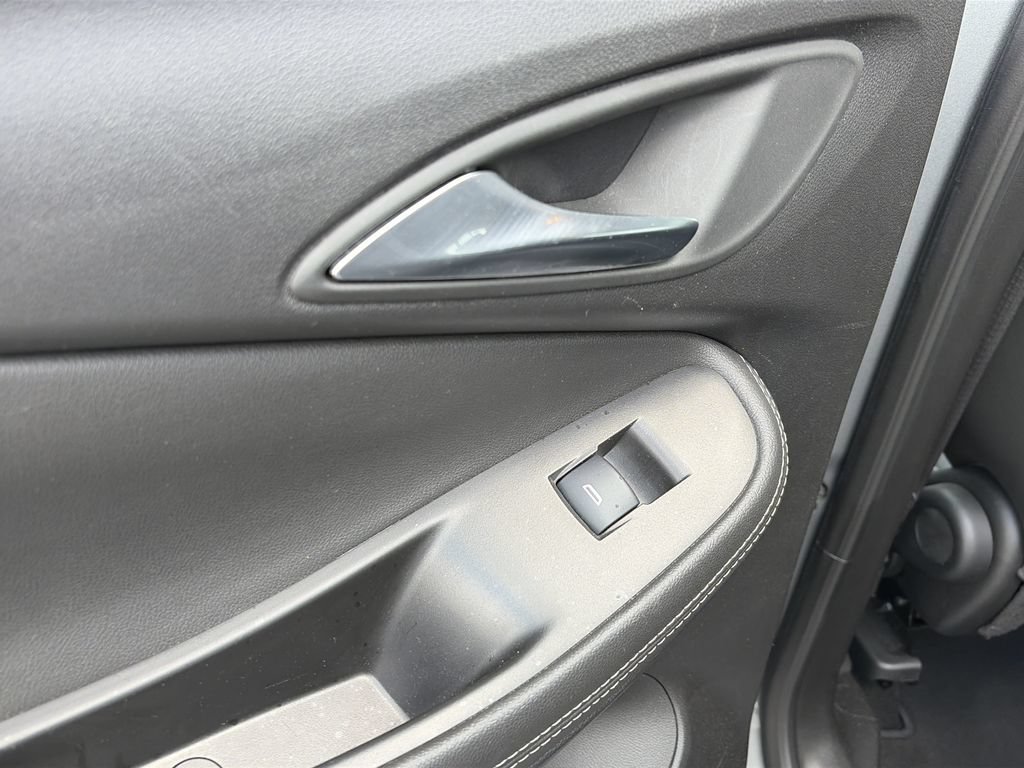 Used 2024 Buick Encore GX Sport Touring FWD image 21
