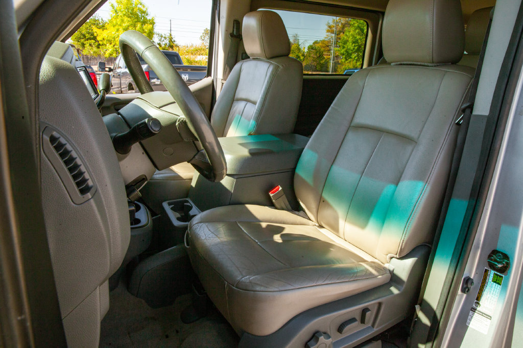 Used 2018 Nissan NV 3500 SL RWD image 12