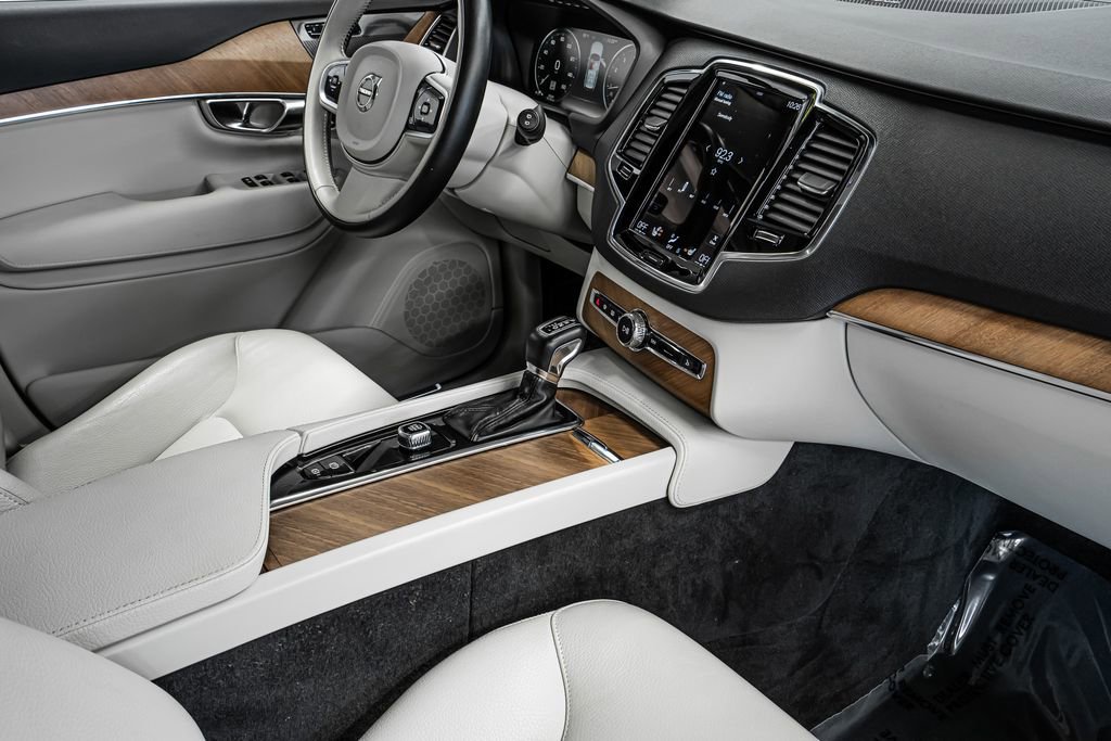 Used 2022 Volvo XC90 T6 Momentum w/ Advanced Package image 20