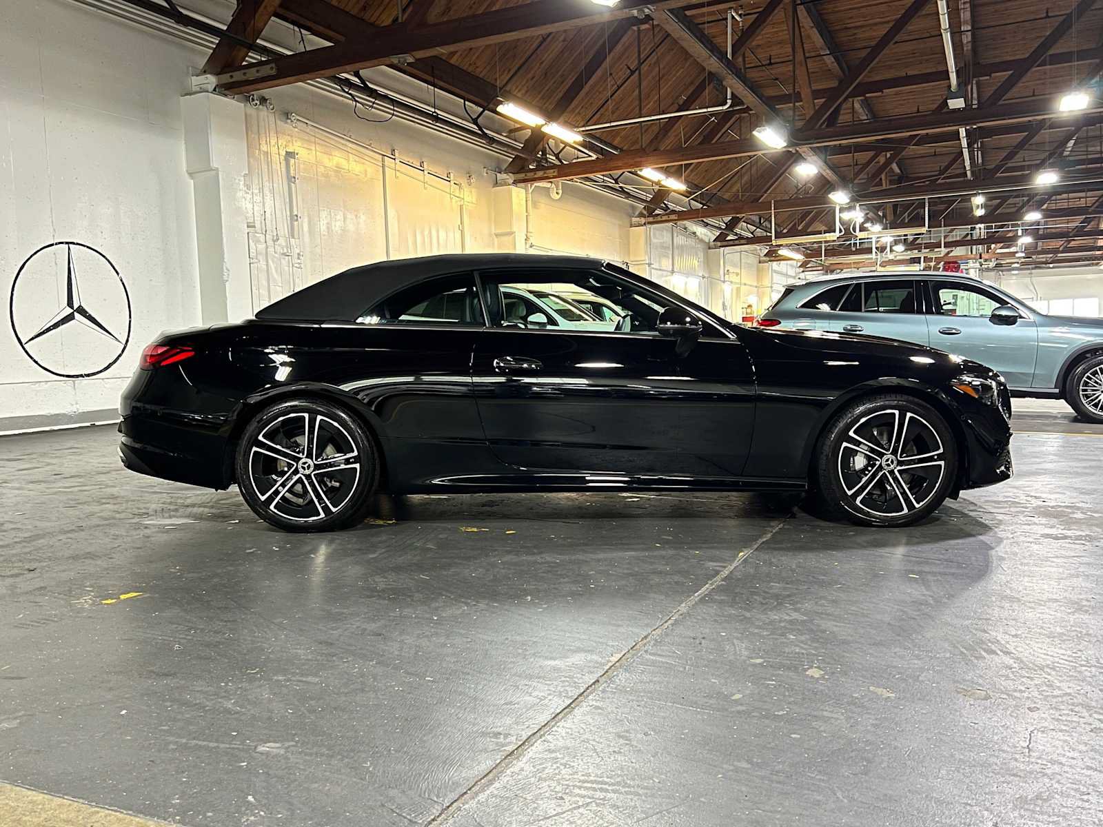 Used 2026 Mercedes-Benz CLE 300 4MATIC Cabriolet image 2