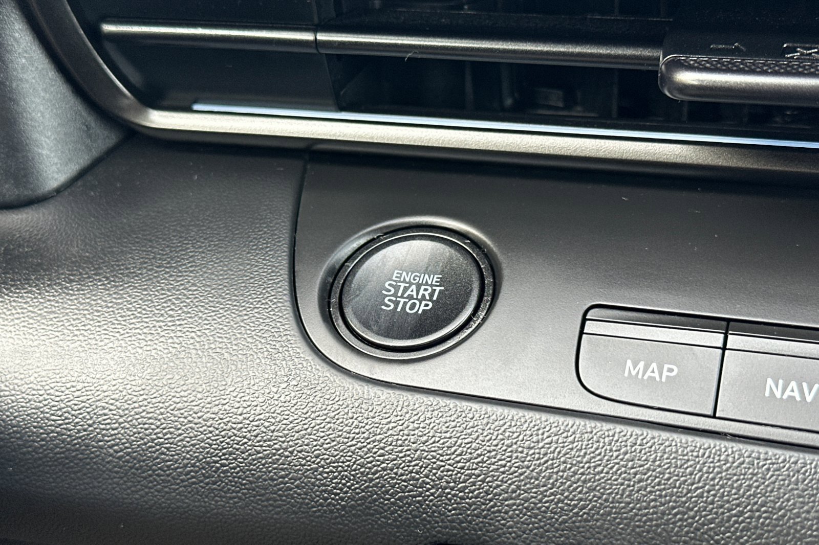 Certified 2025 Hyundai Elantra SEL image 22