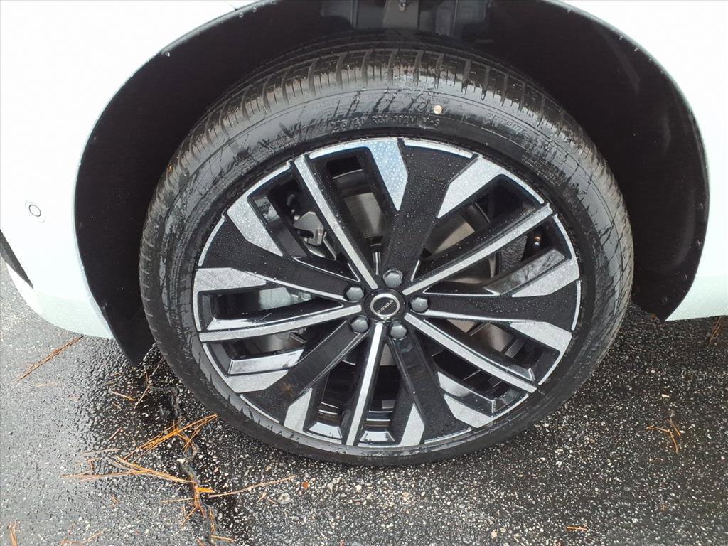 New 2026 Volvo XC60 T8 Ultra w/ Protection Package Premier image 11