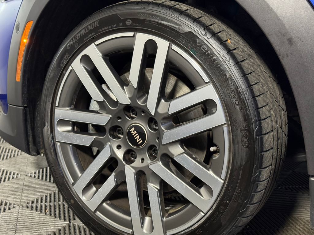 Used 2025 MINI Cooper 2-Door Hardtop image 21