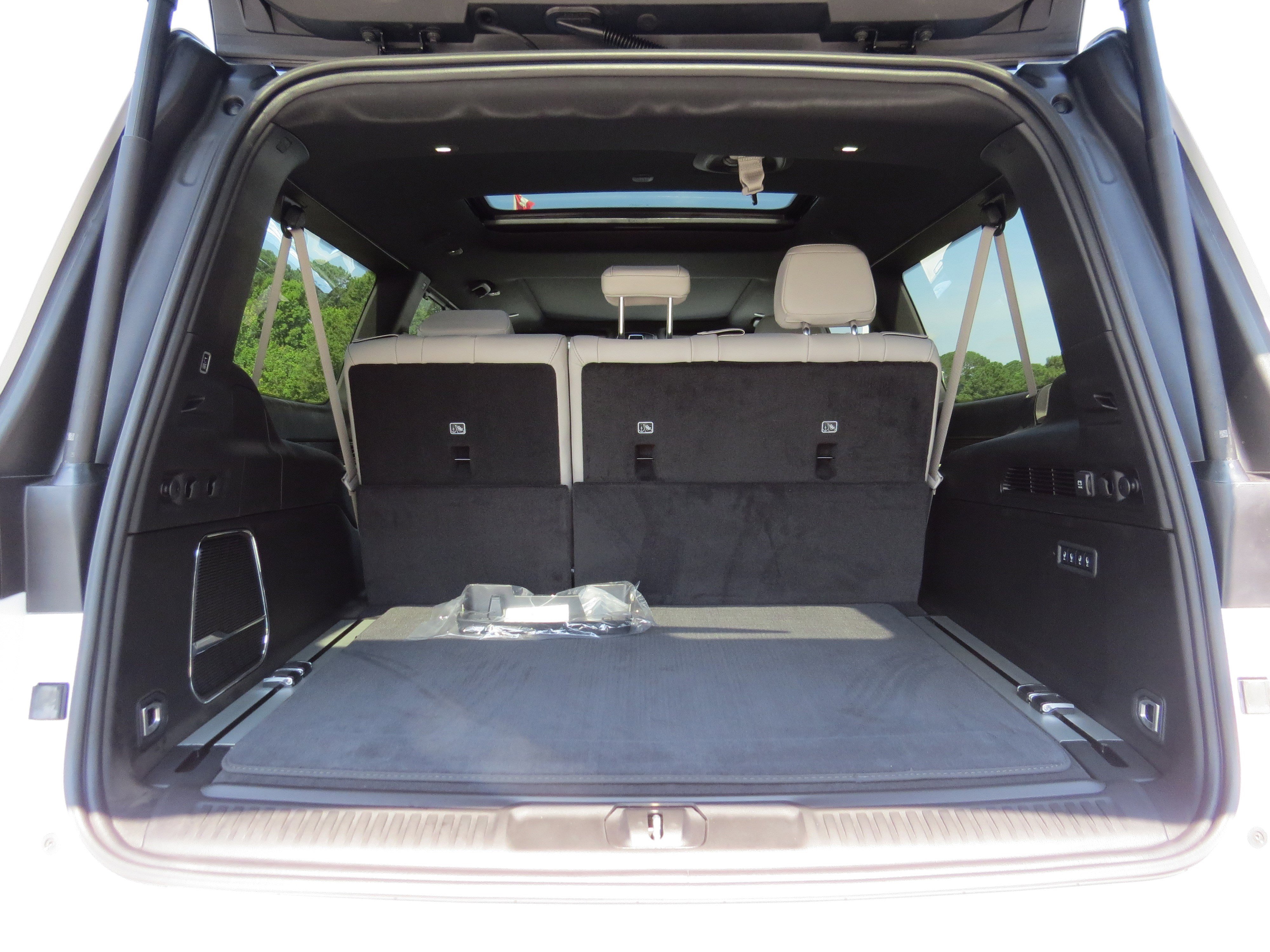 New 2025 Jeep Wagoneer L Series II w/ Convenience Group I image 15