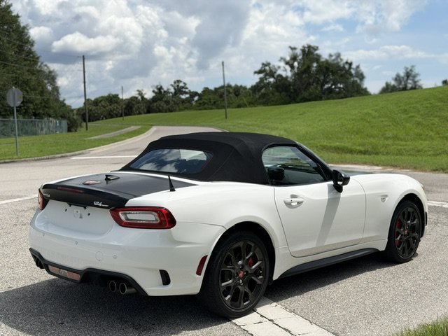 Used 2018 FIAT 124 Spider Abarth w/ Convenience Group RWD image 5