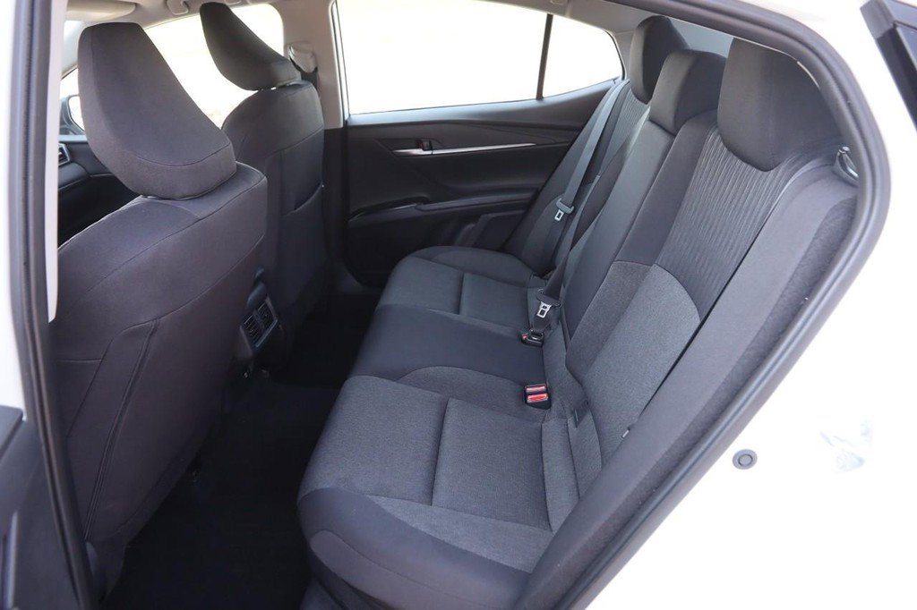 Used 2025 Toyota Camry LE image 9