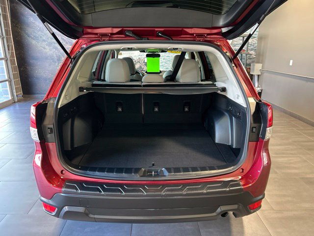 Used 2023 Subaru Forester Premium AWD/4WD image 30