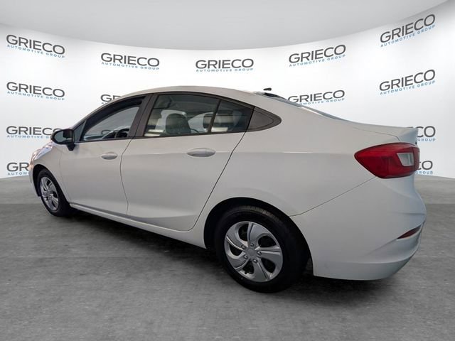 Used 2017 Chevrolet Cruze LS FWD image 9