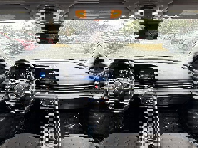 Used 2024 Hyundai Elantra SEL image 26