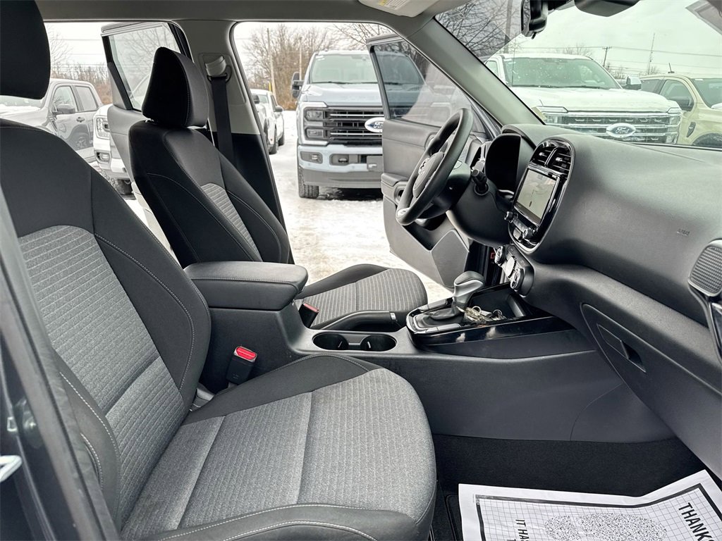 Used 2022 Kia Soul S image 22